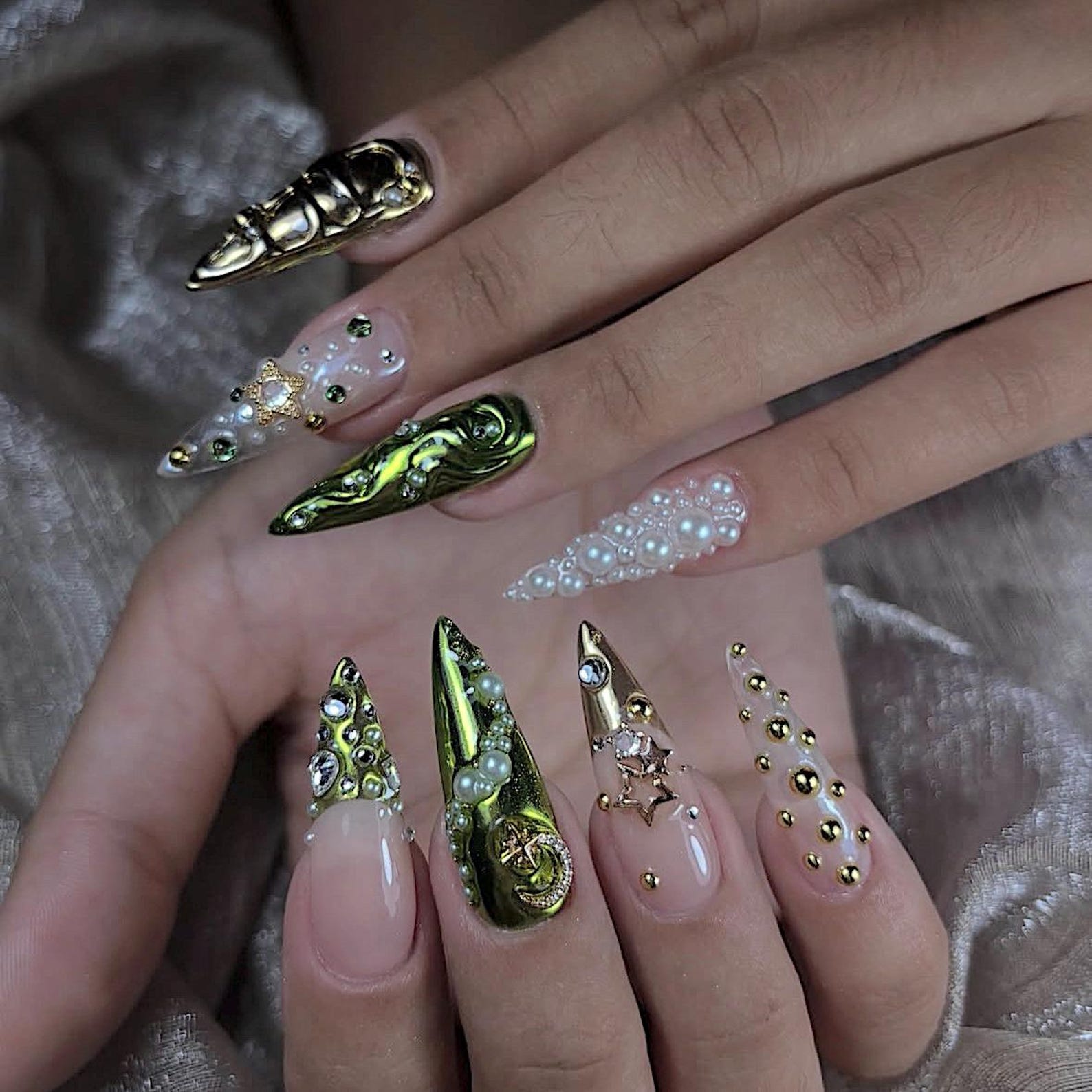 Emerald Gold Pearl Celestial Star Press On Nails