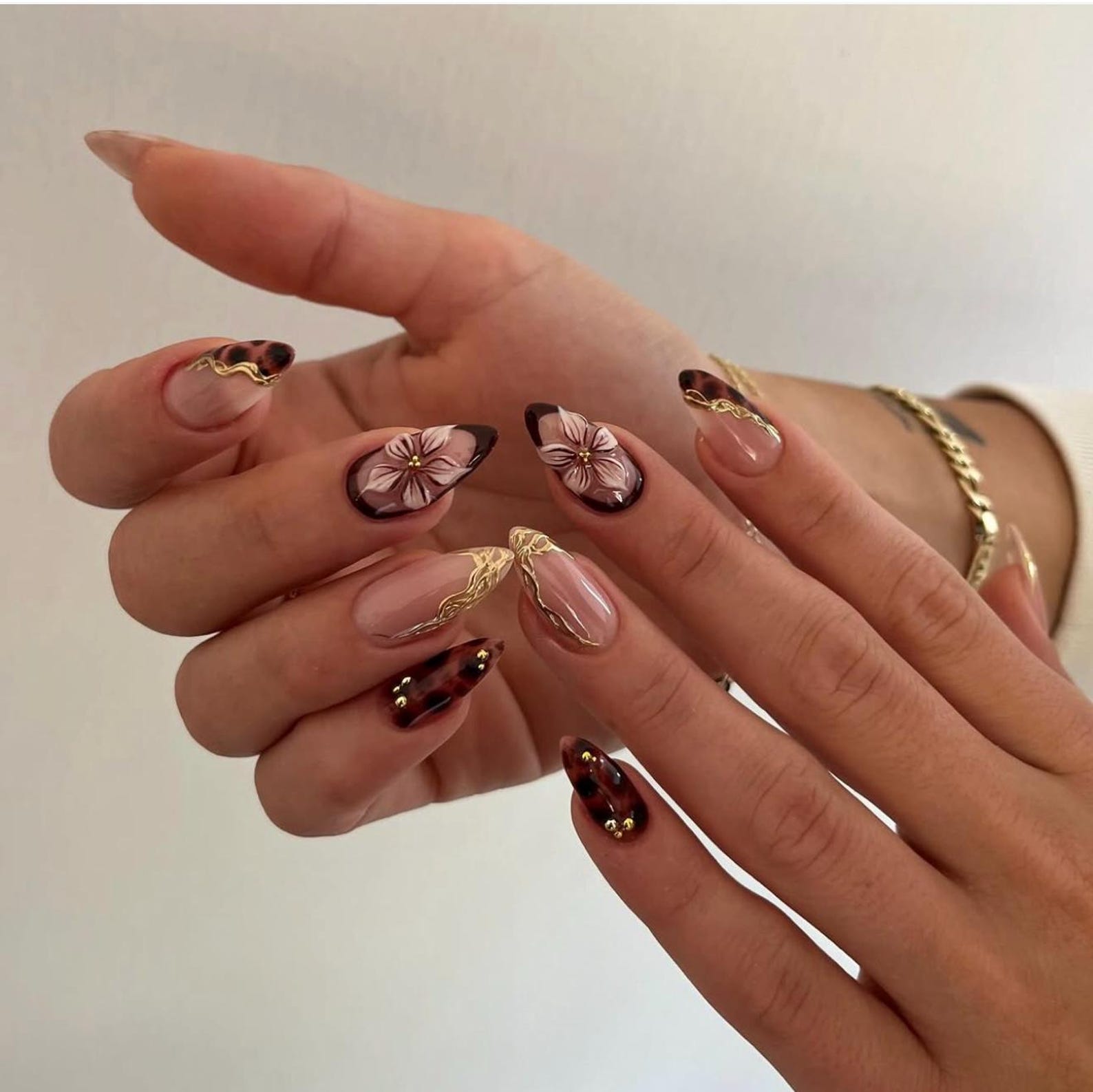 Amber Tortoise Floral Glossy Elegant Press On Nails