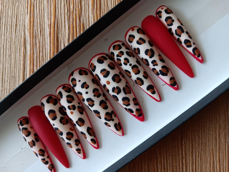 Enchanting Woodland Holiday Press On Nails