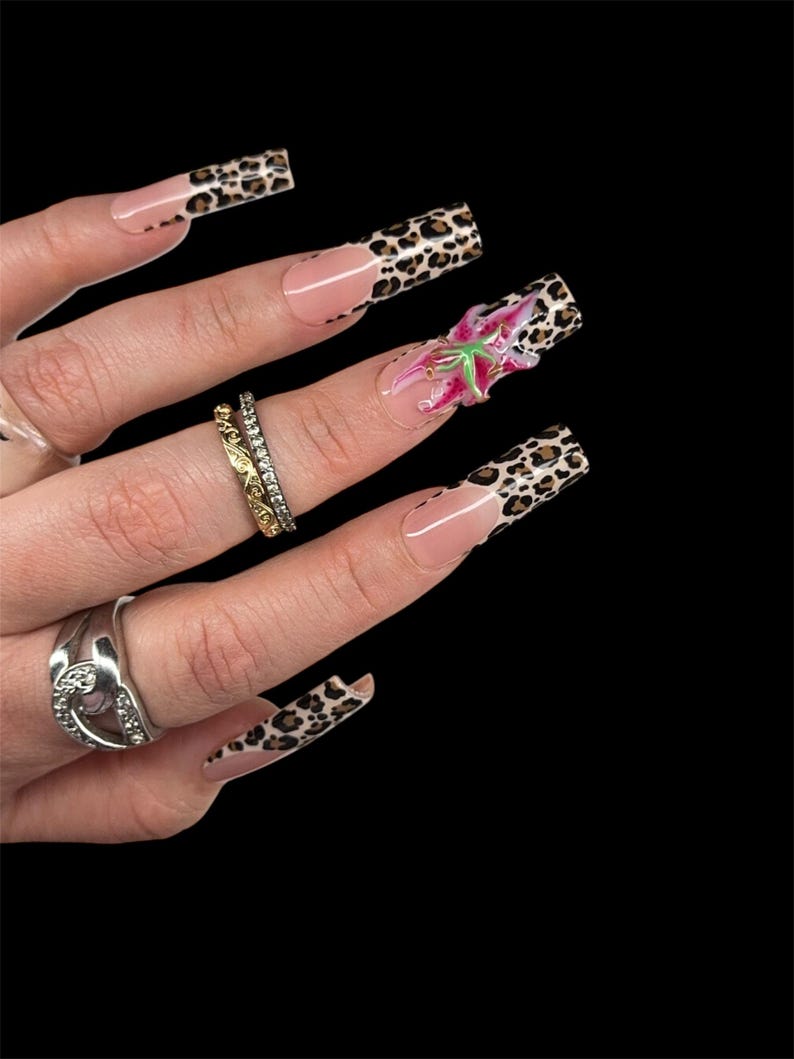 Soft Marble Glam Press On Nails