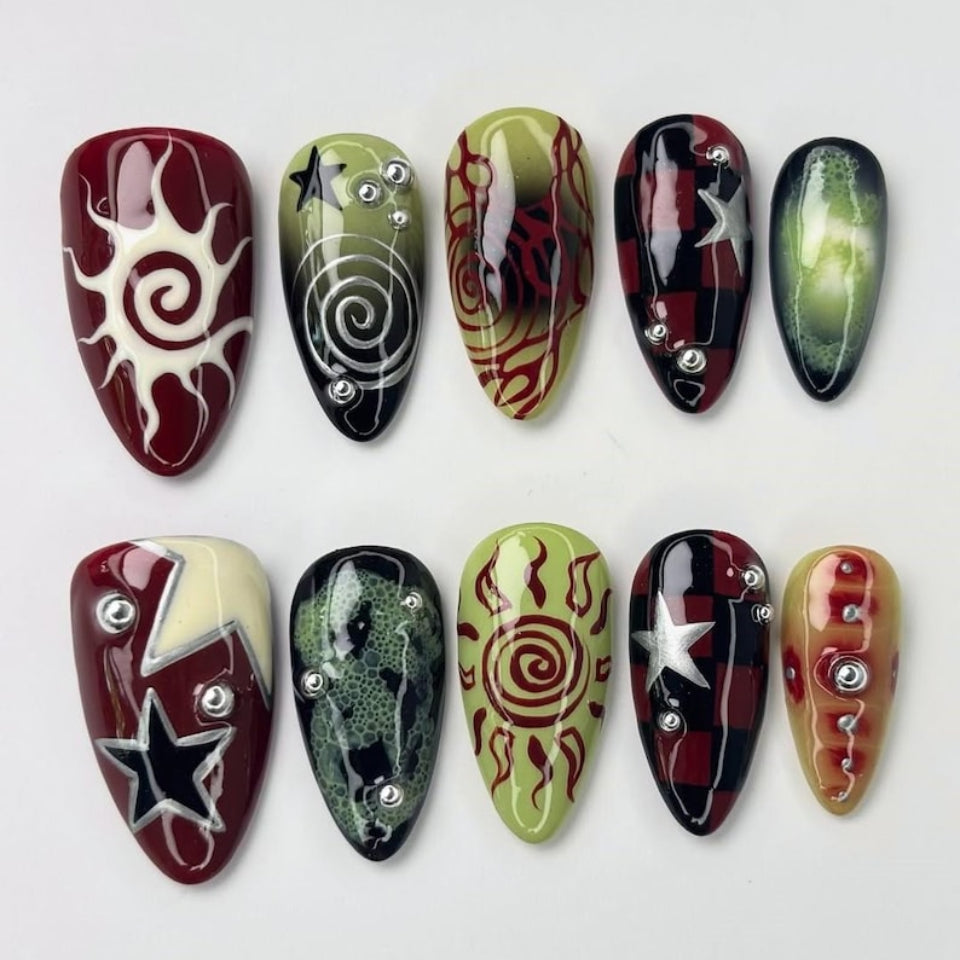 Grunge Sun Abstract Press On Nails With Spiral Flame And Star Design