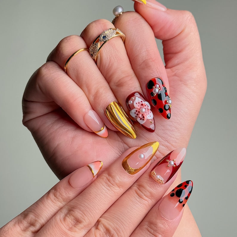 Glamorous Golden Edge Floral Luxury Press On Nails
