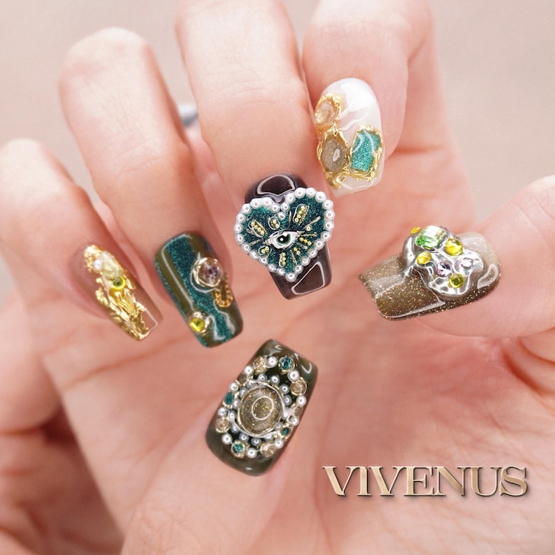 Emerald Gold Mystic Eye Luxury Press On Nails