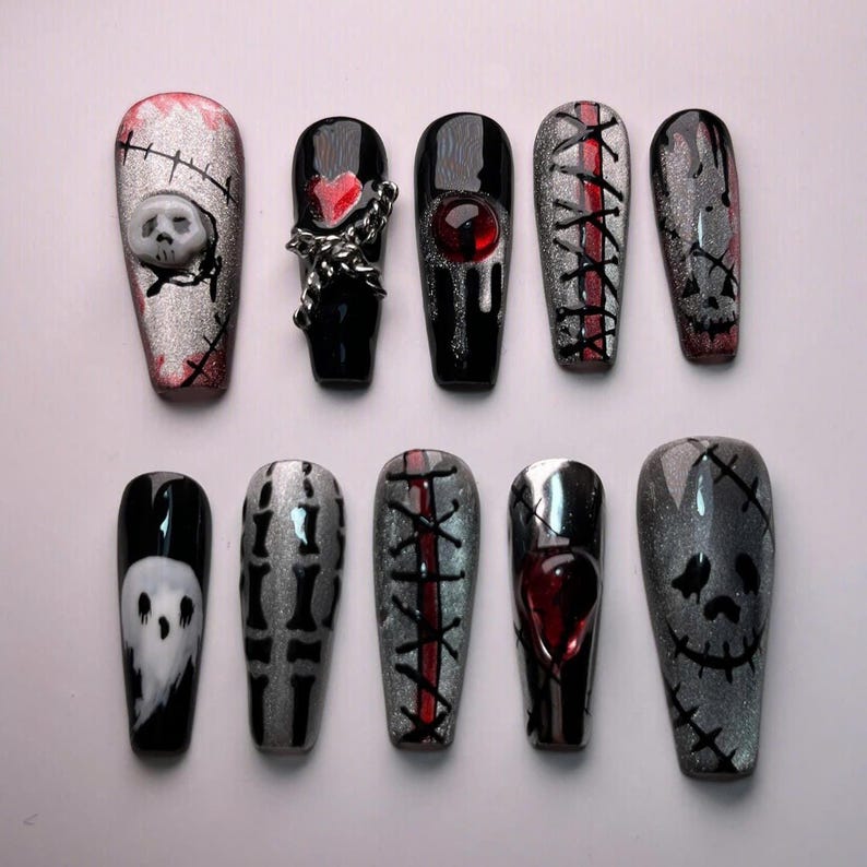 Gothic Horror Skull Bloody Chain Halloween Press On Nails