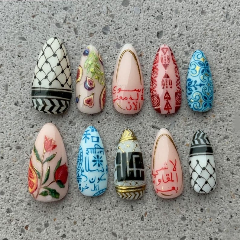Vintage Ornamental Elegance Press On Nails