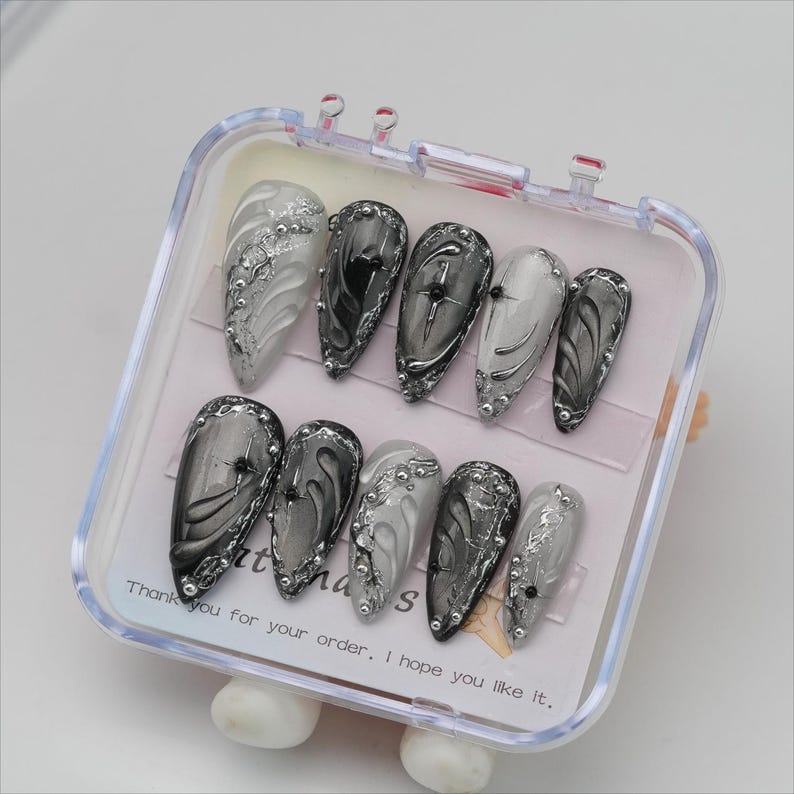 Elegant Minimal Gel Glossy Custom Press On Nails