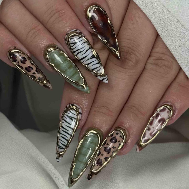 Cozy Holiday Sweet Treat Press On Nails