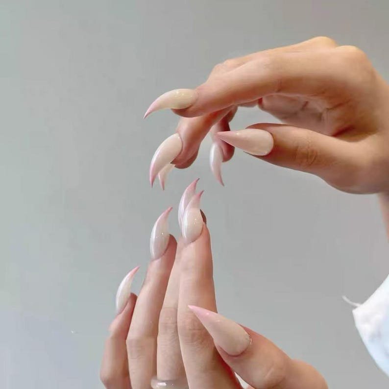 Elegant Feral 3D Claw Press On Nails