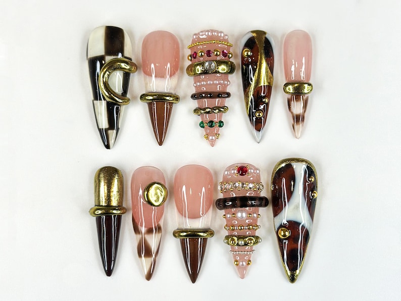 Brown Gold Sculptural Ring Luxury Press On Nails