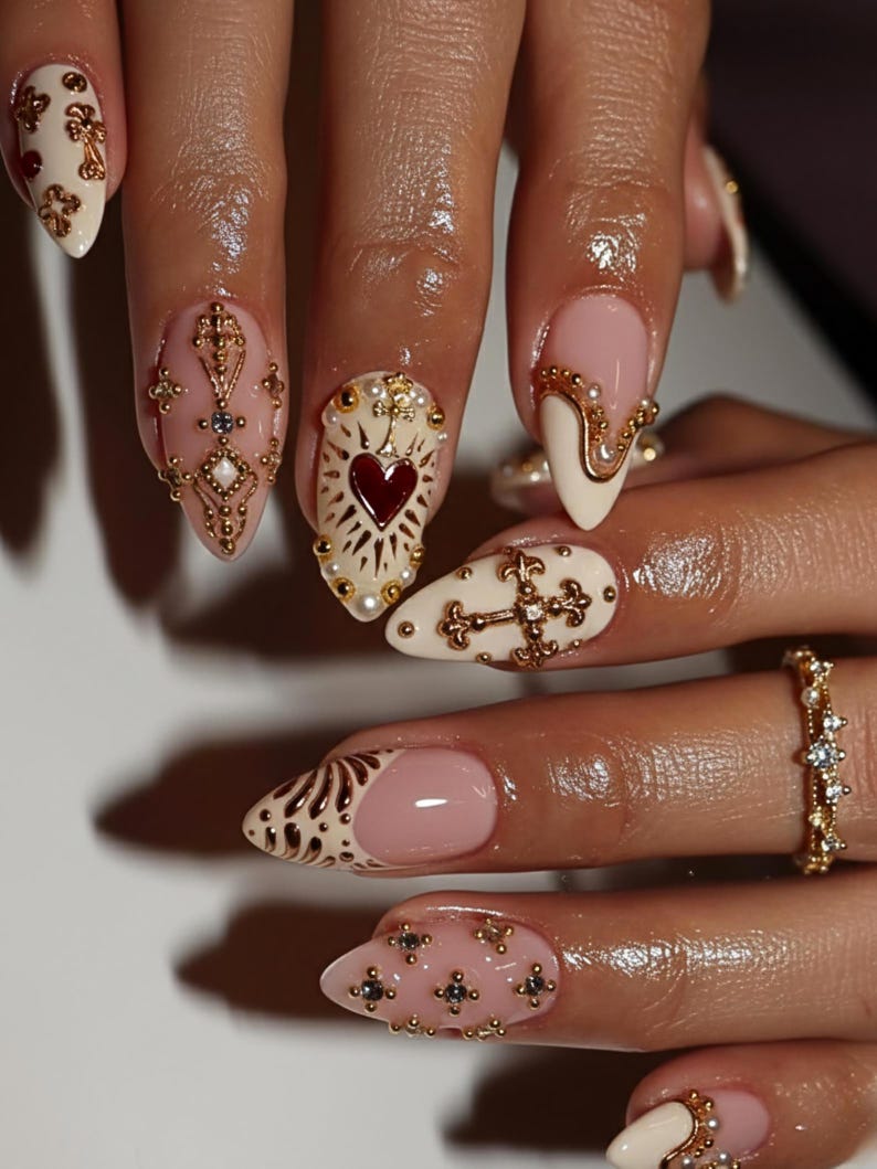 Golden Heart Baroque Luxury Press On Nails