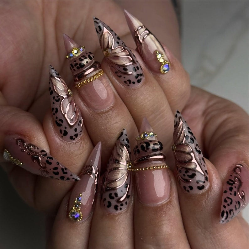 Elegant Festive Garland Press On Nails