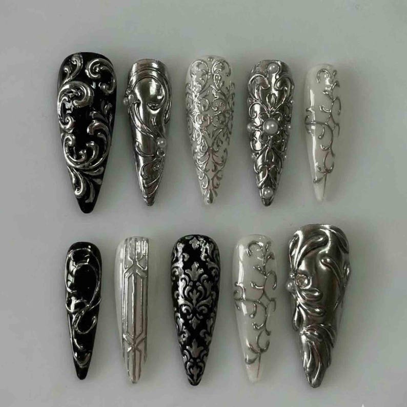 Ornate Baroque Elegance Press On Nails