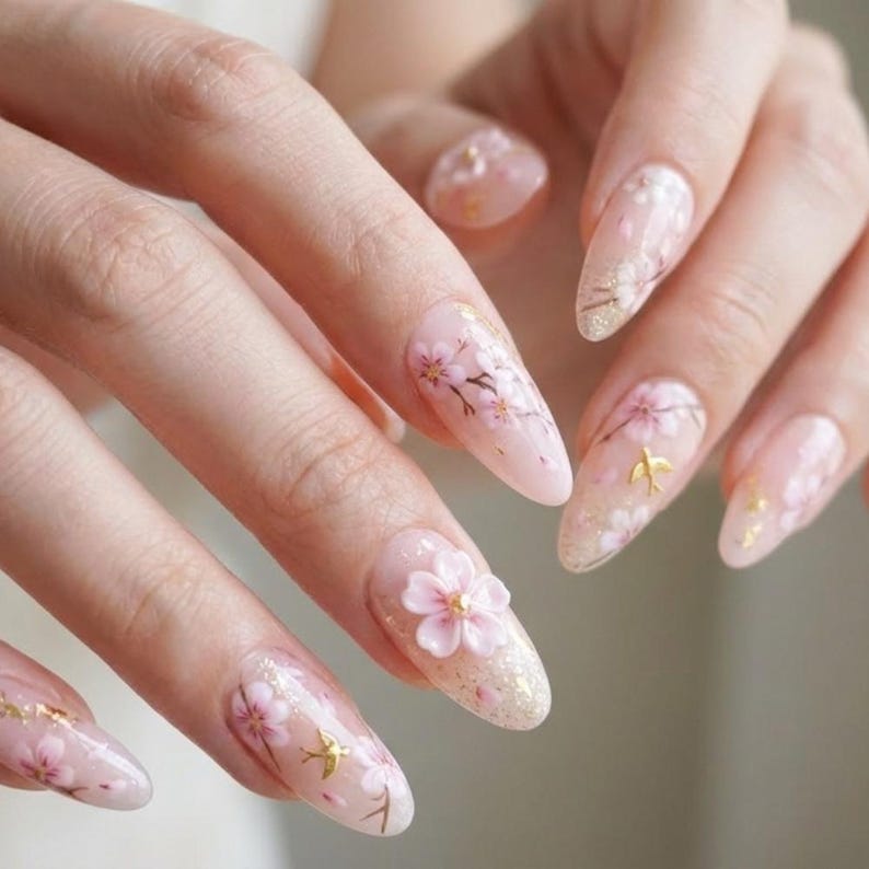 Minimalist Floral Elegance Press On Nails