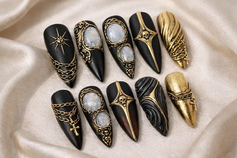 Luxury Black Gold Gothic Chain Skull Press On Nails