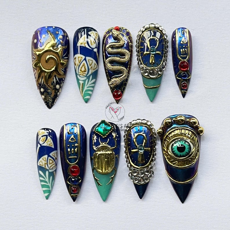 Luxury Gold Ornate Mystic Elegance Press On Nails