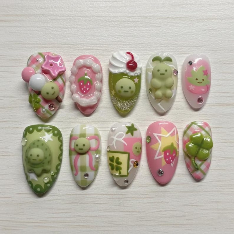Kawaii Pastel Strawberry Clover Cute Press On Nails
