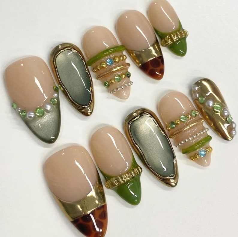 Ancient Egyptian Gold Jewelry Inspired Ornate Press On Nails