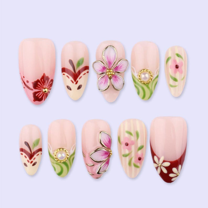 Soft Floral Gold Frame Elegant Press On Nails