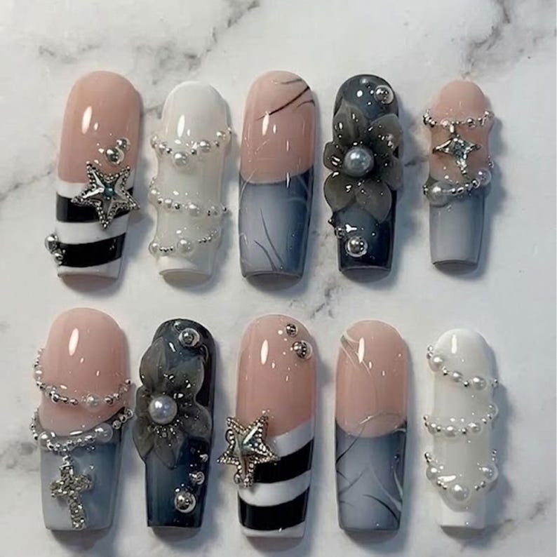 Luxury Handmade 3D Floral Elegant Garden Press On Nails