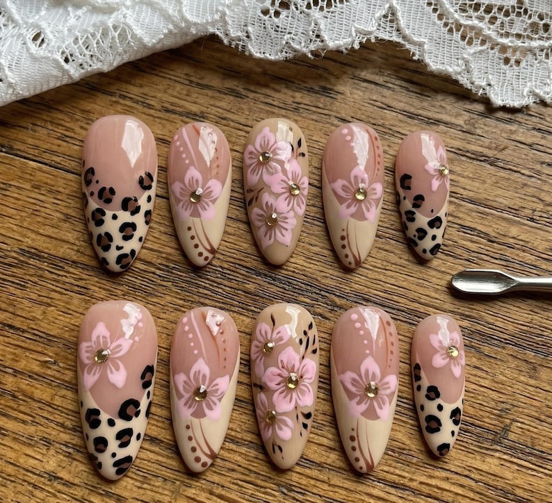 Modern Botanical Luxe Press On Nails