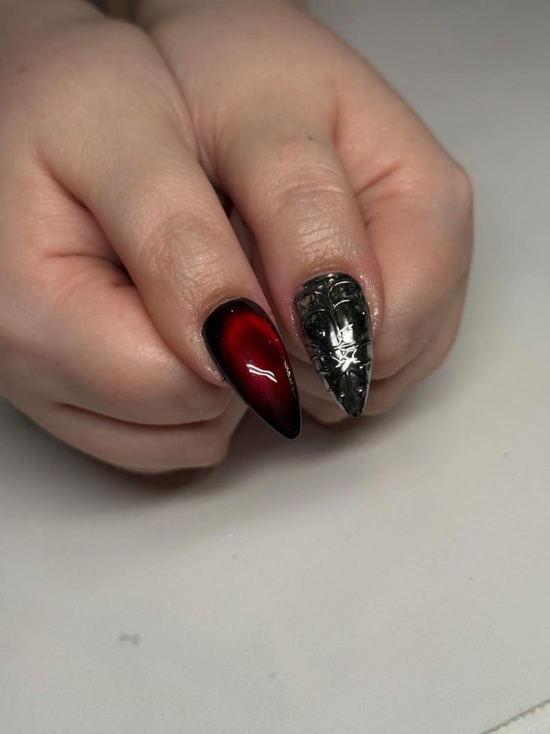 Dark Noble Gothic Elegance Press On Nails