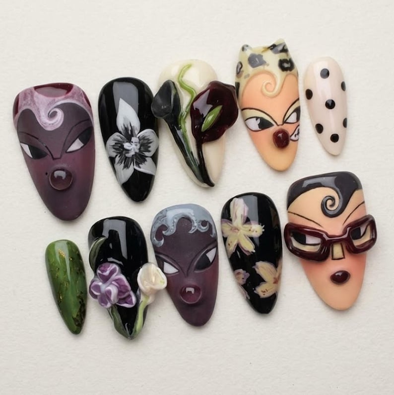 Luxurious Enchanted Dark Press On Nails