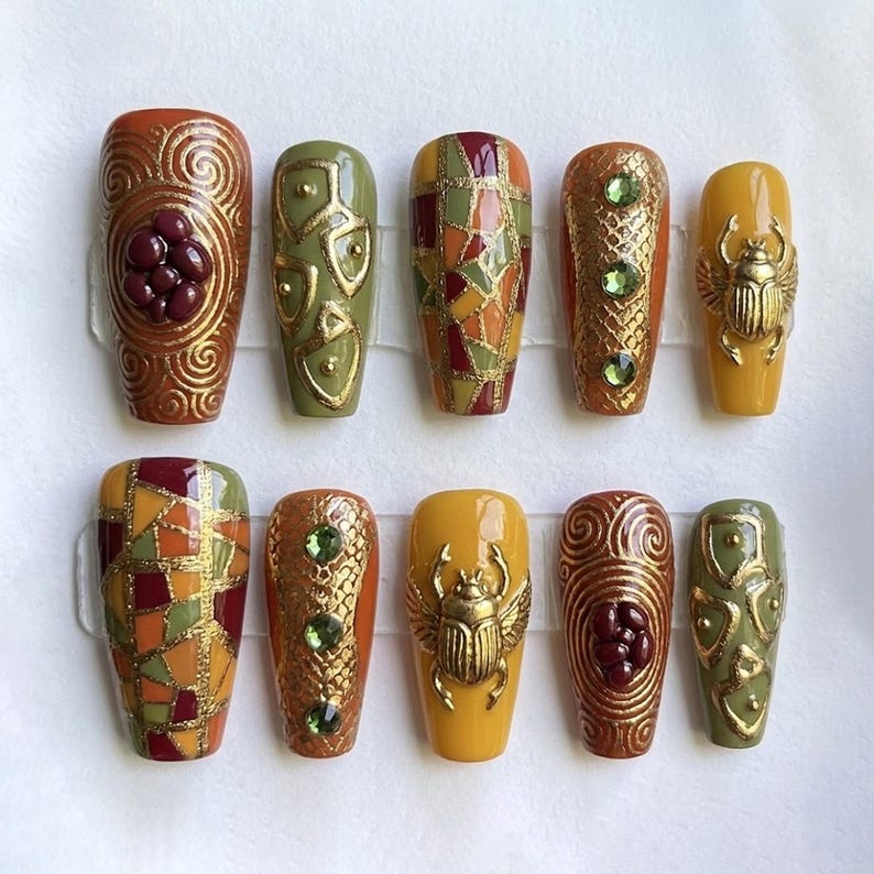 Royal Gold Blue Queen Jewel 3D Press On Nails