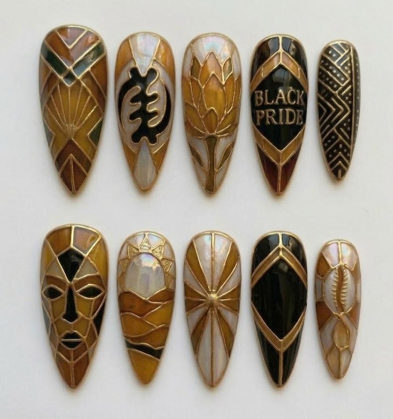Luxury Heritage Geometric Press On Nails