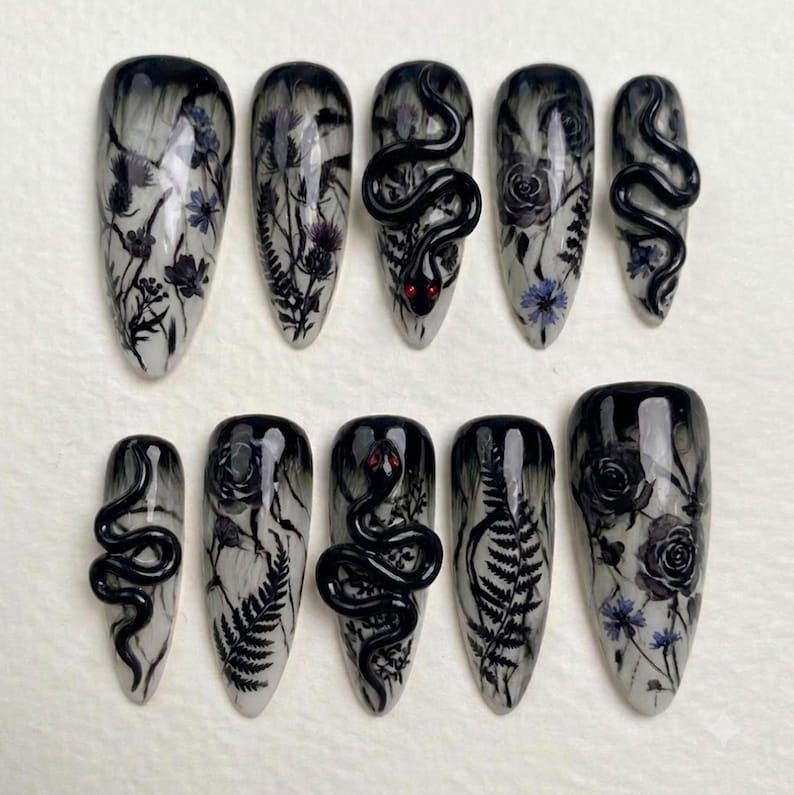 Dark Serpent Gothic Elegance Press On Nails