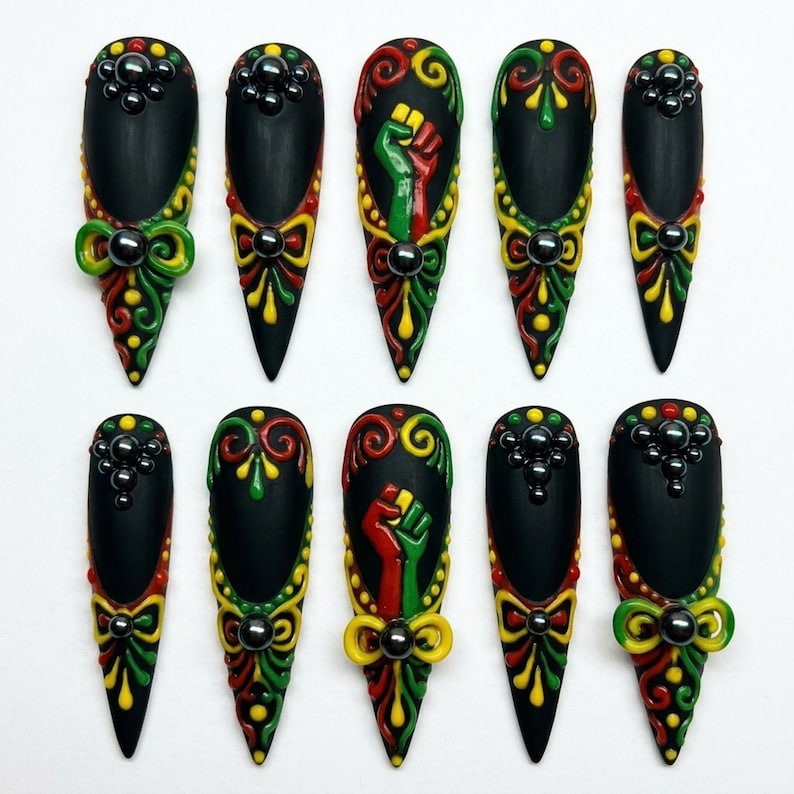 Bold Heritage Celebration Press On Nails
