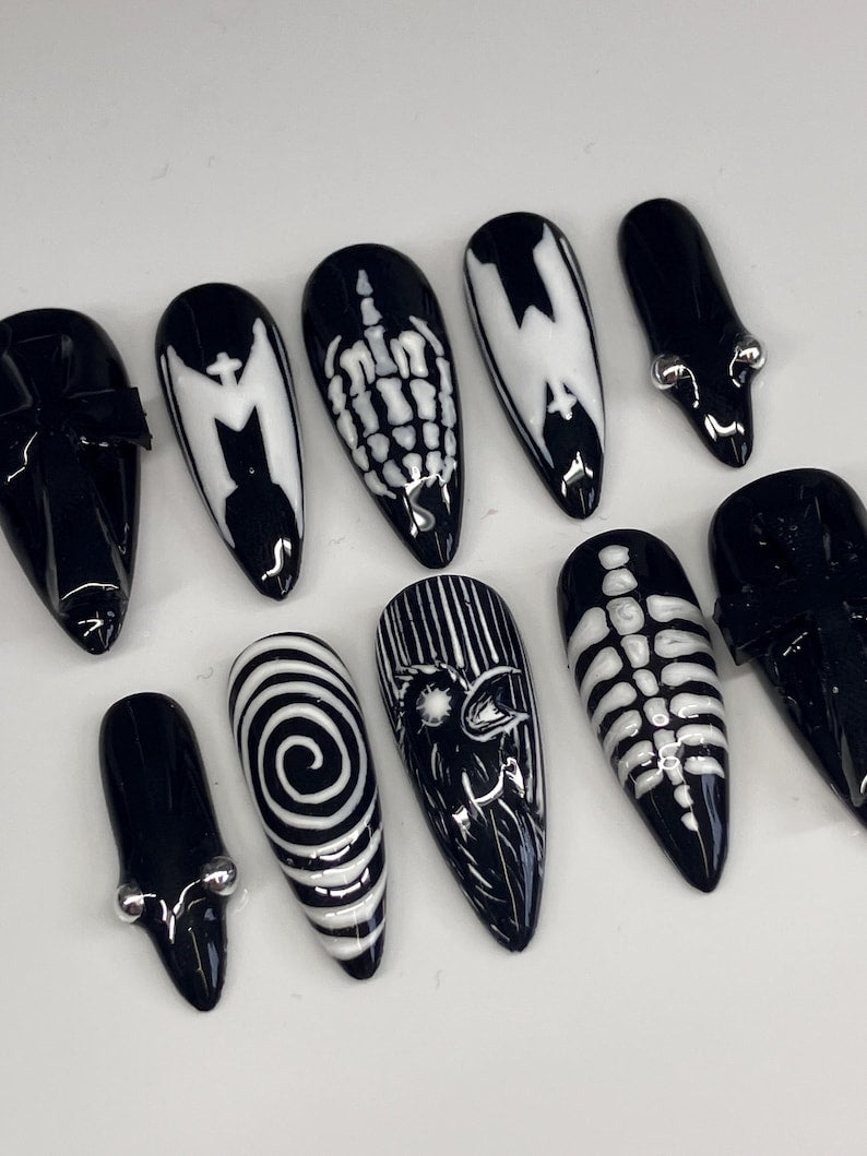 Elegant Monochrome Gothic Press On Nails