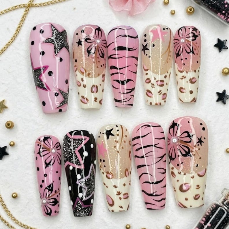 Modern Abstract Art Press On Nails