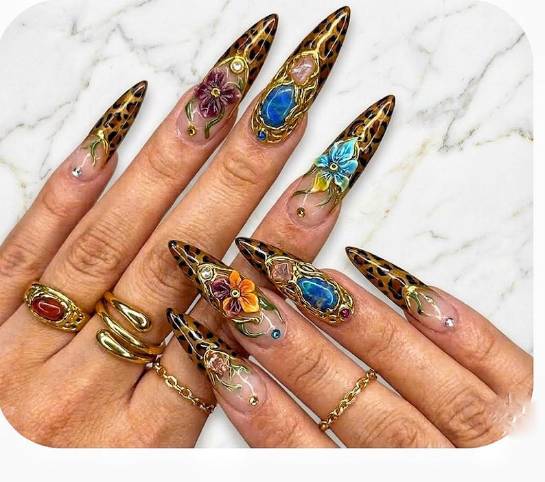 Vintage Haunted Portrait Gothic Press On Nails