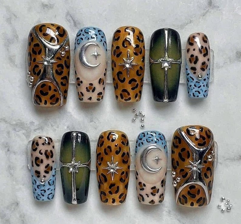 Cute Minimalist Spooky Press On Nails